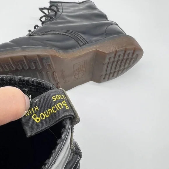 Vintage Made in England Dr. Marten Lace Up Boots - Picture 13 of 15